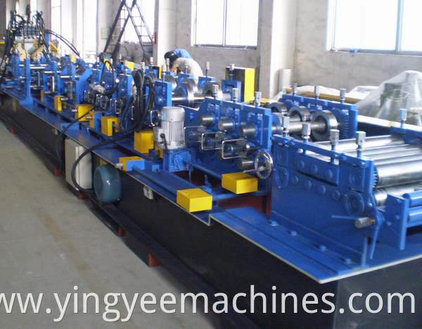 good quality Galvanized C and Z channel cold roll forming machine